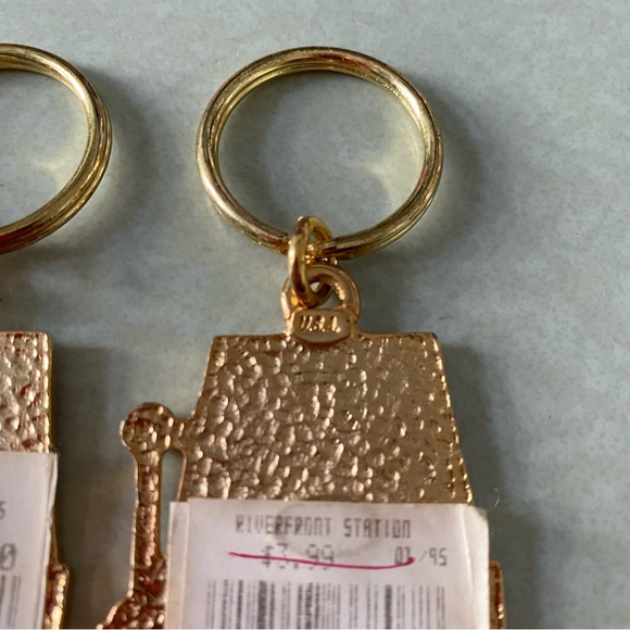 1995 Vintage St Charles Missouri Gold Gambling Machine Keychains - Made In USA - Picture 3 of 5